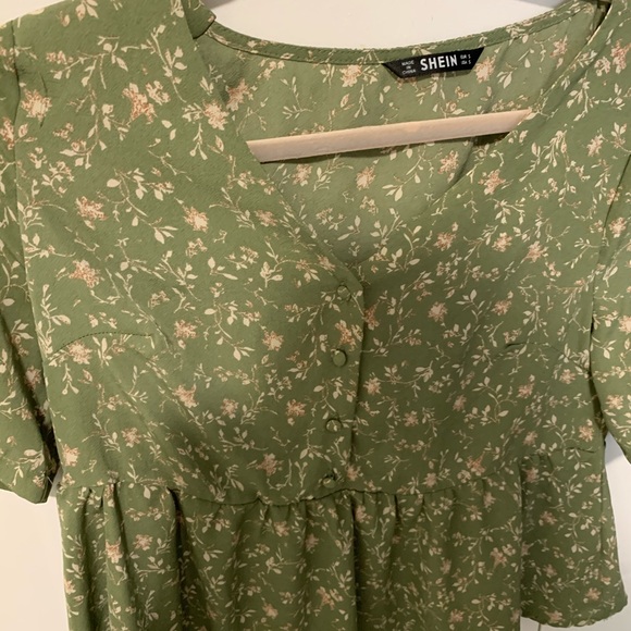 Floral blouse - Picture 2 of 3